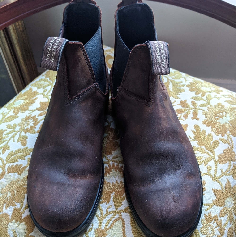 Blundstone boots Men's 9, women's 11